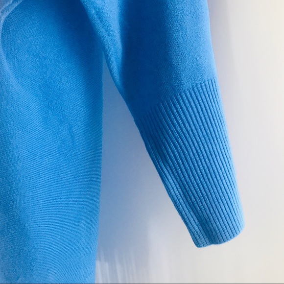 Draper’s & Damon’s Powder Blue Asymmetrical Fringe - Picture 4 of 9